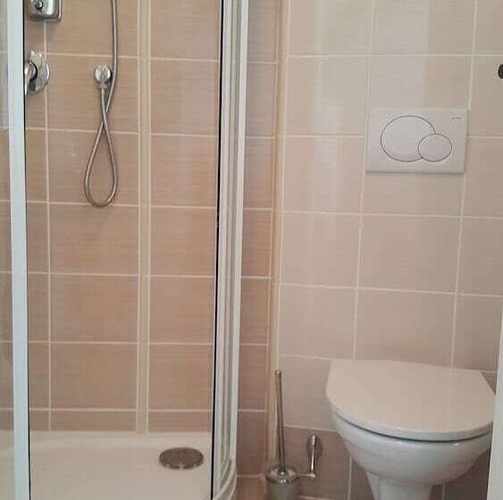 בית מלון כפרי House Of Roses