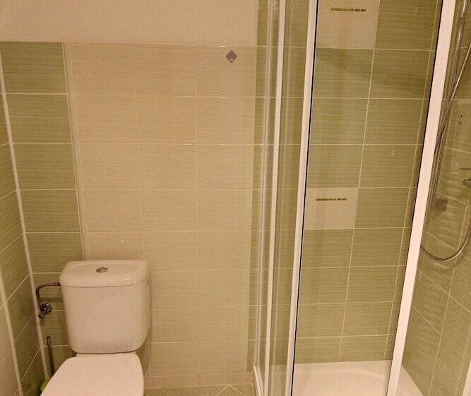 בית מלון כפרי House Of Roses