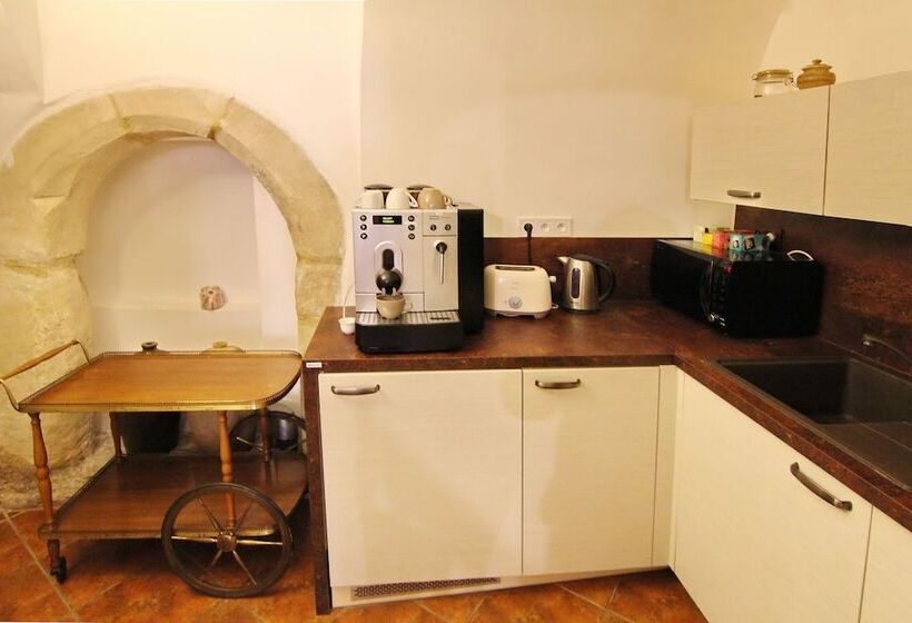 בית מלון כפרי House Of Roses