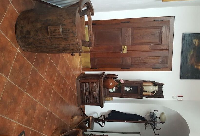 בית מלון כפרי House Of Roses