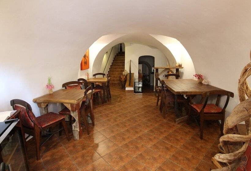 בית מלון כפרי House Of Roses