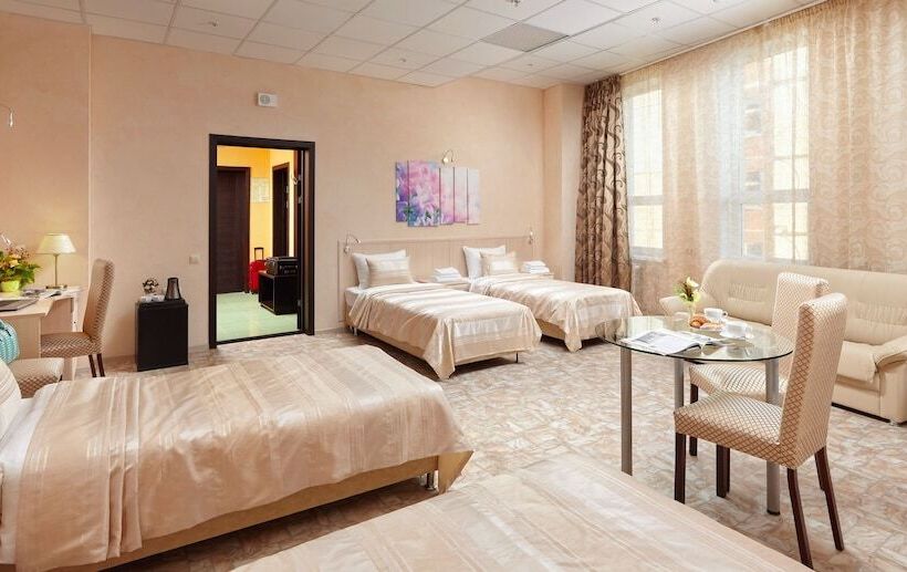 ホテル Kapitolinn