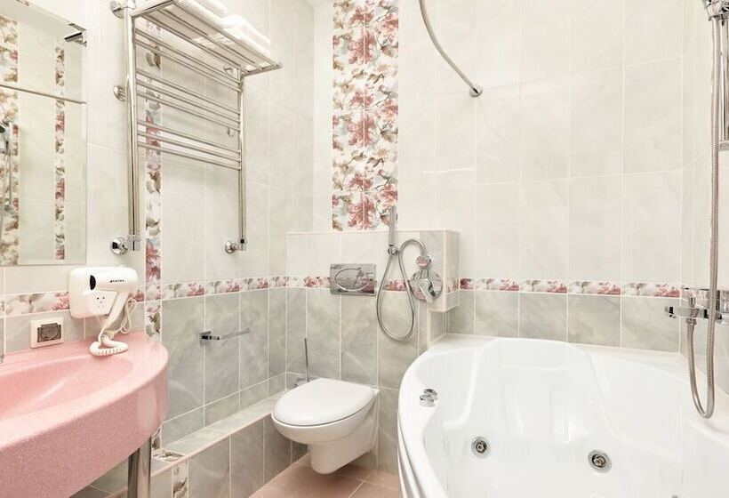 ホテル Kapitolinn