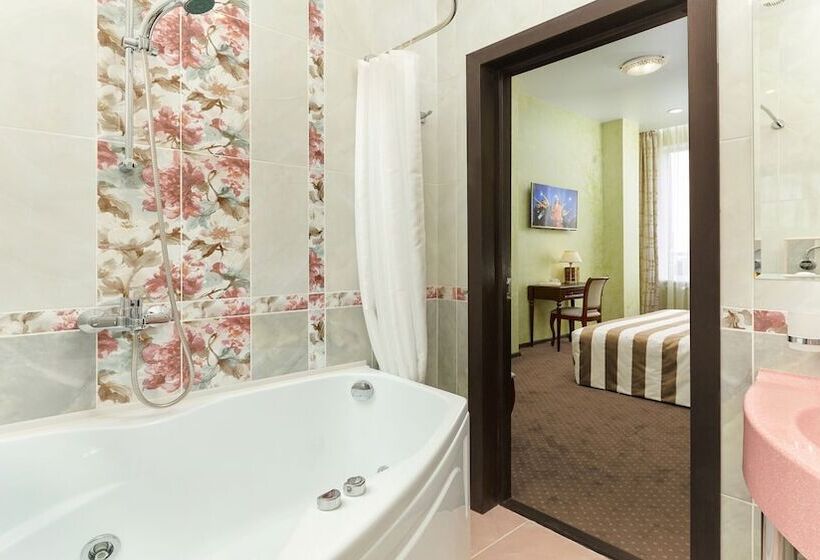 ホテル Kapitolinn