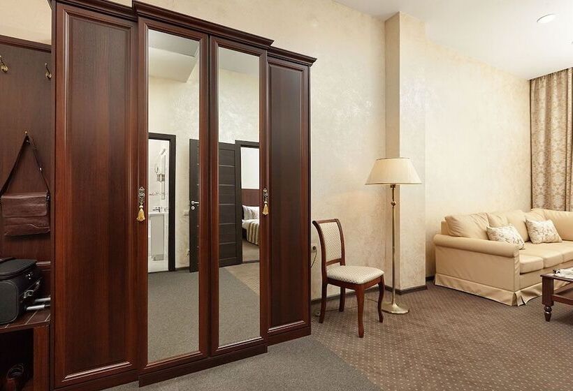 ホテル Kapitolinn