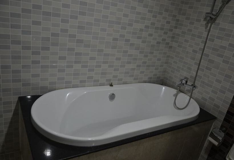 Kololo Courts Hotel And Restaurant Kampala