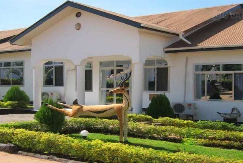 בית מלון כפרי Mahale Classic Lodge