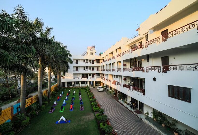 Отель Neeraj Bhawan