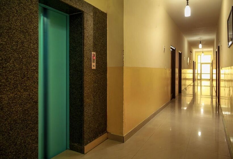 Отель Neeraj Bhawan