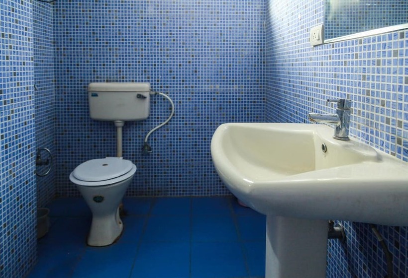 Отель Neeraj Bhawan