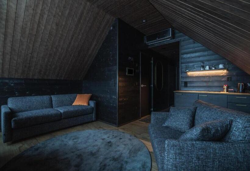 Отель Northern Lights Village Pyhä