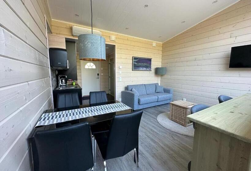 Отель Northern Lights Village Pyhä