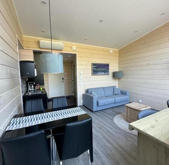 Отель Northern Lights Village Pyhä