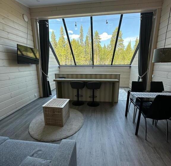 Отель Northern Lights Village Pyhä