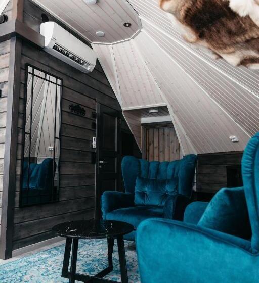 Отель Northern Lights Village Pyhä