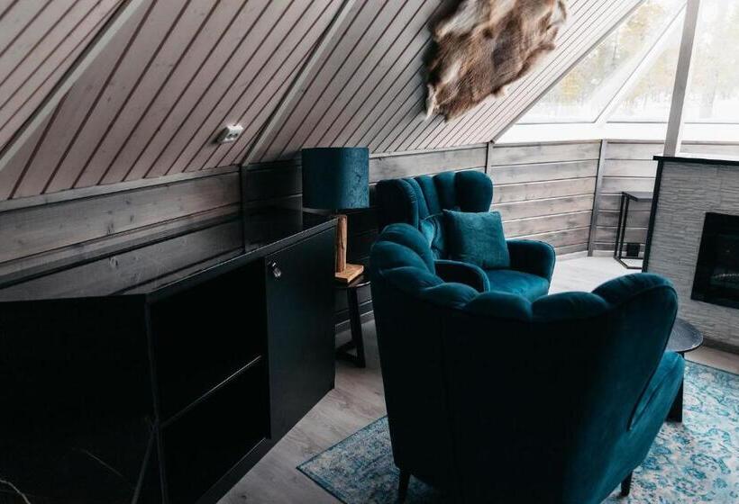 Отель Northern Lights Village Pyhä