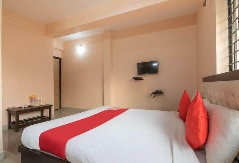 בית מלון כפרי Oyo 11419 Surya Residency