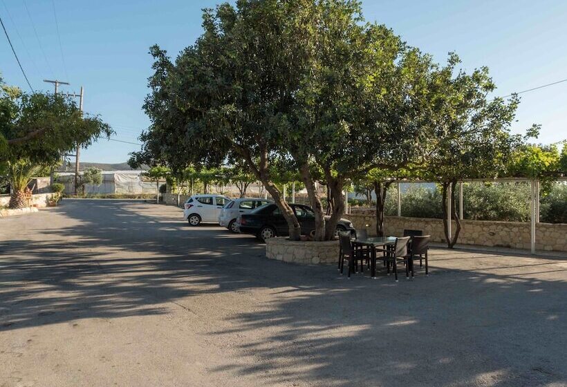 בית מלון כפרי Petritos Rooms And Studios