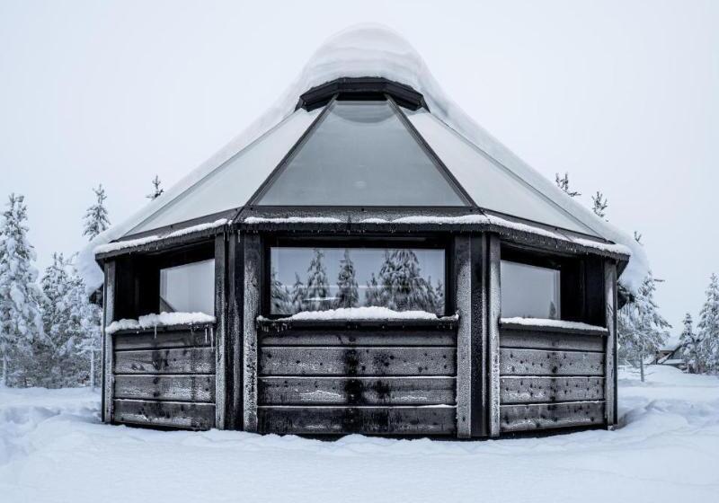 Отель Northern Lights Village Pyhä