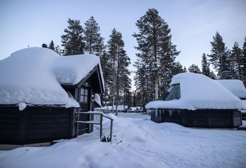 Отель Northern Lights Village Pyhä