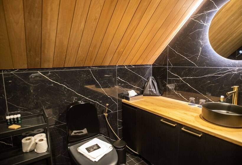 Отель Northern Lights Village Pyhä