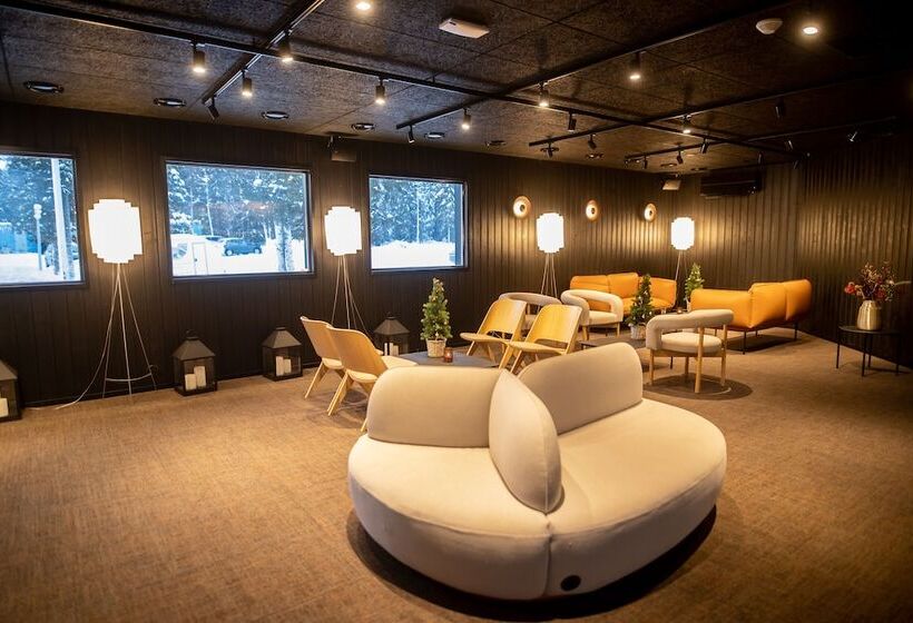 Отель Northern Lights Village Pyhä