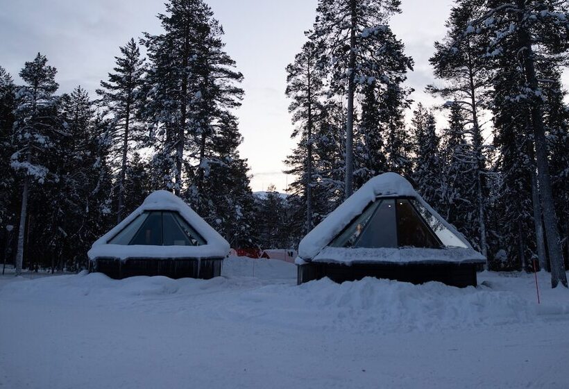 Отель Northern Lights Village Pyhä