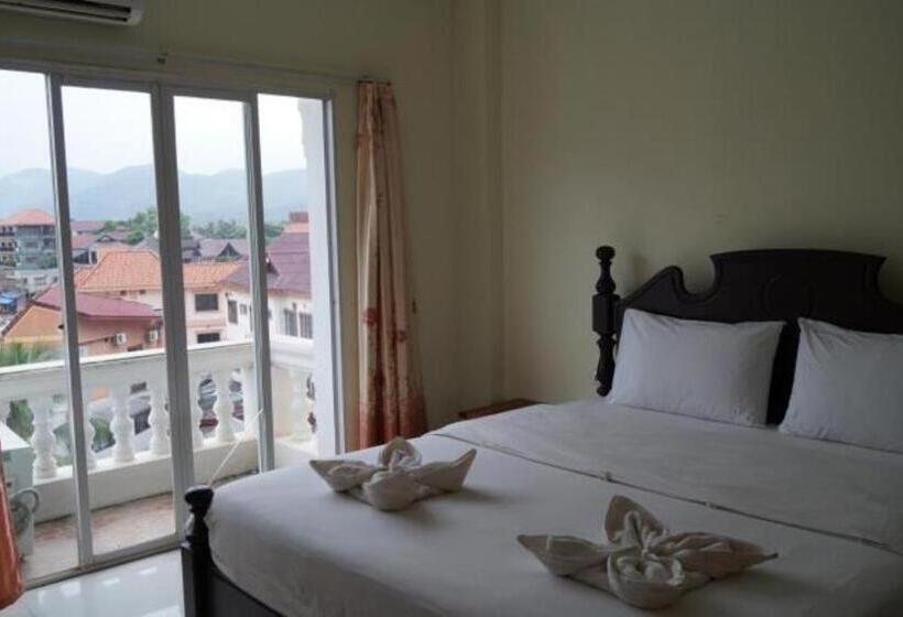 هتل Roung Nakhone Vang Vieng