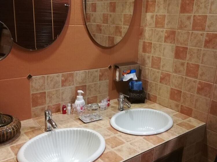 Отель Saku Boutique Homestay