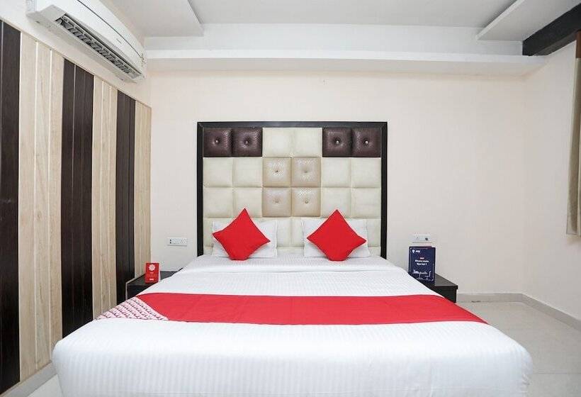 호텔 O Subhadra Residency