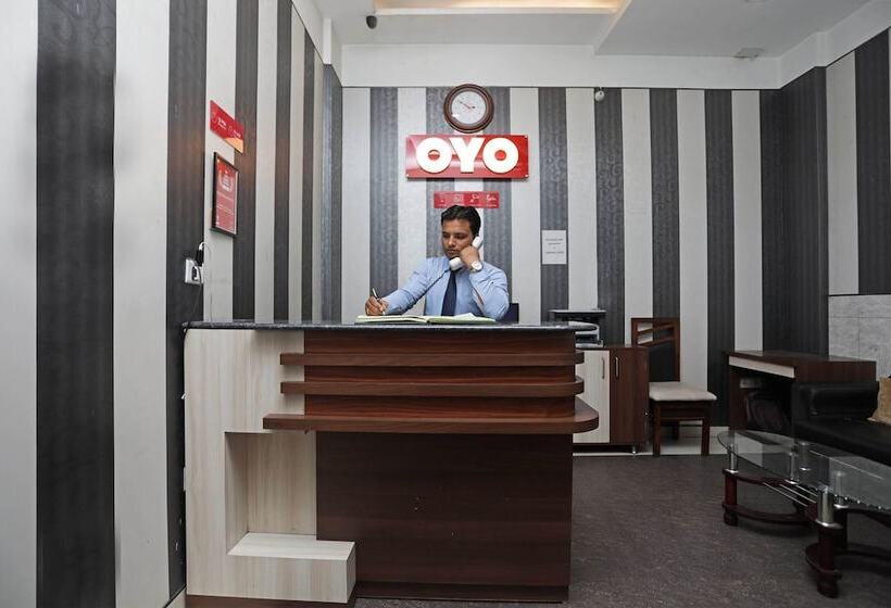 호텔 O Subhadra Residency