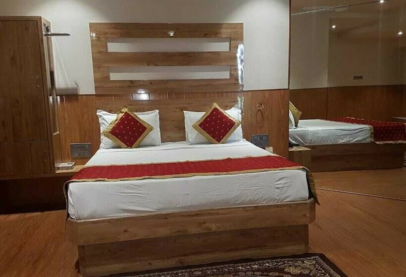 בית מלון כפרי Surya International