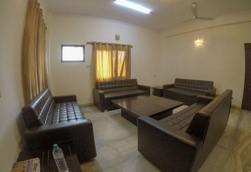 Отель The Orion Gopal Bhawan