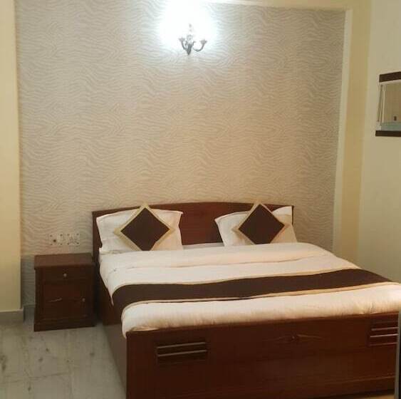 فندق The  Orion Gopal Bhawan