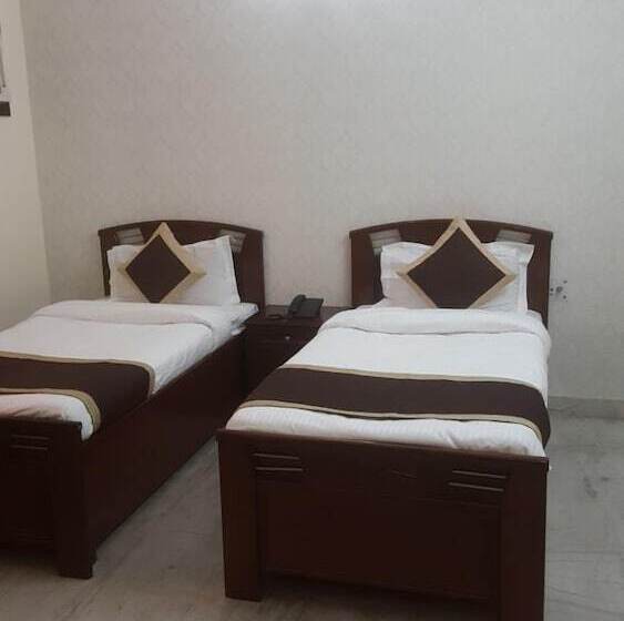 Отель The Orion Gopal Bhawan