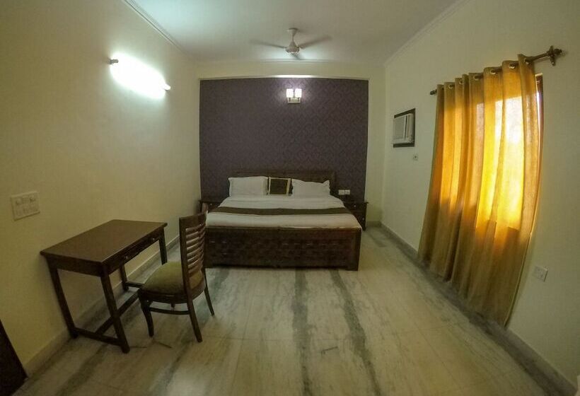 Отель The Orion Gopal Bhawan