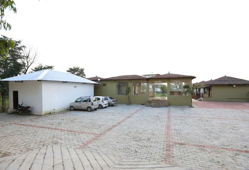 Hotel Treebo Tigers Pug Marks