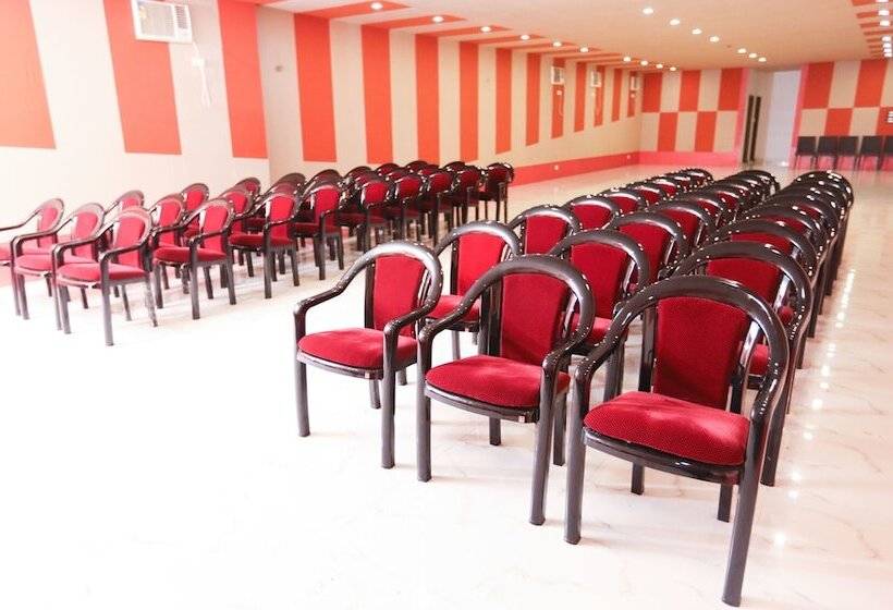 Hotel Treebo Tigers Pug Marks