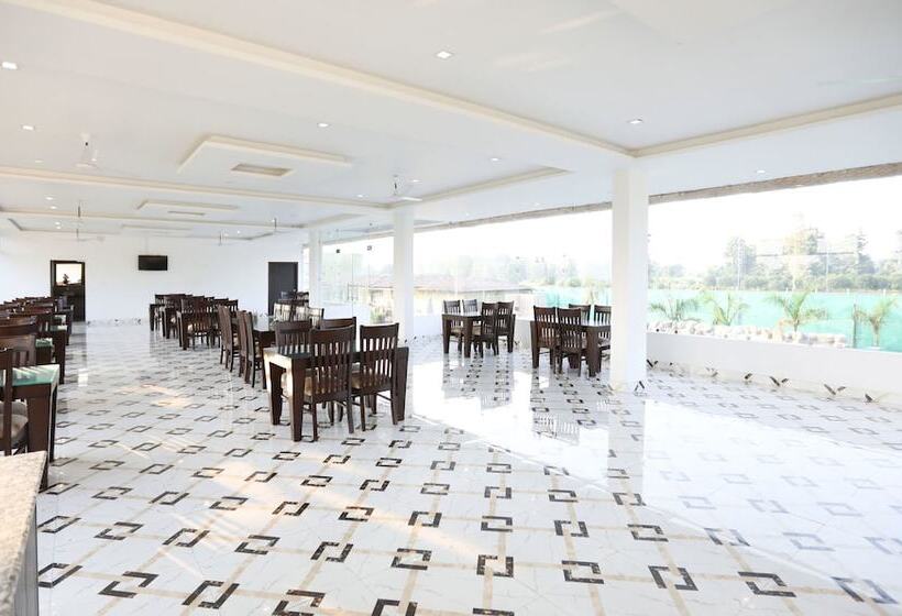 Hotel Treebo Tigers Pug Marks