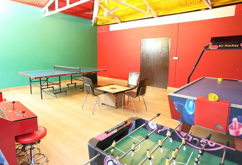 Hotel Treebo Tigers Pug Marks