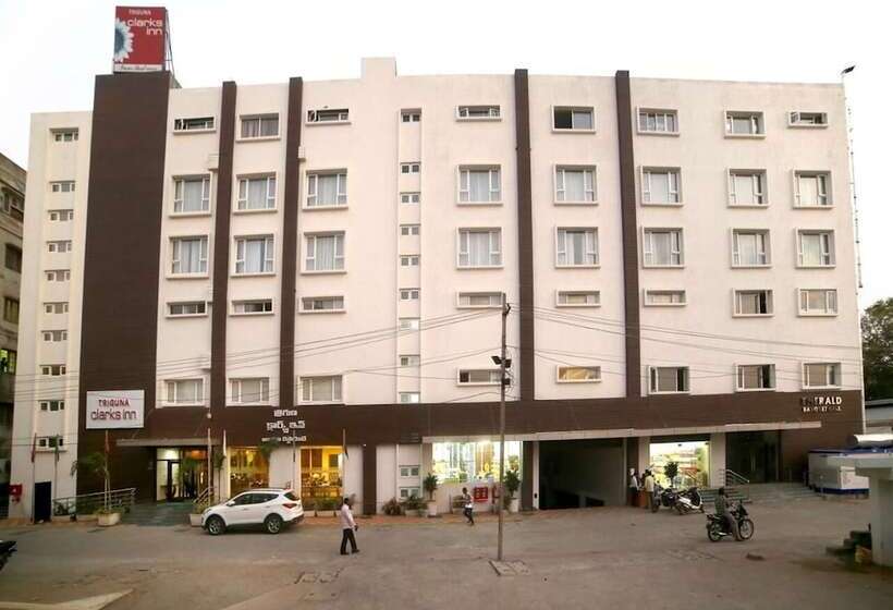 Отель Triguna Clarks Inn Kurnool