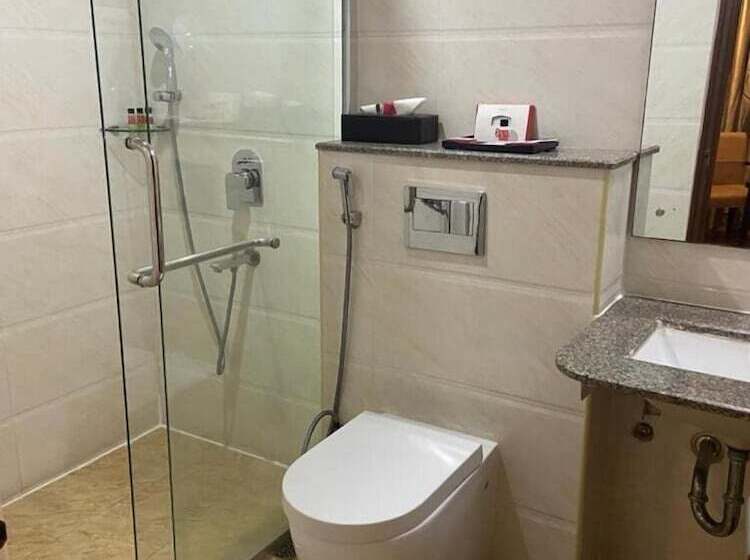 Отель Triguna Clarks Inn Kurnool