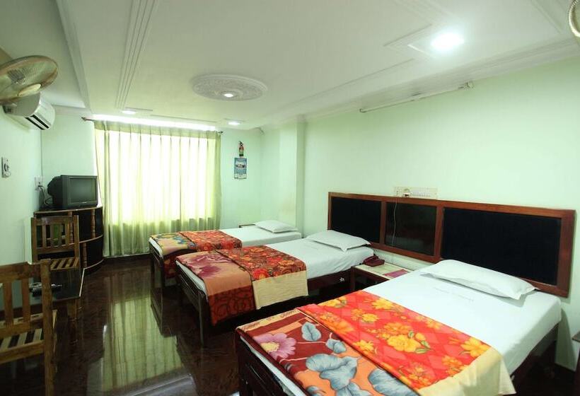 בית מלון כפרי Trishul