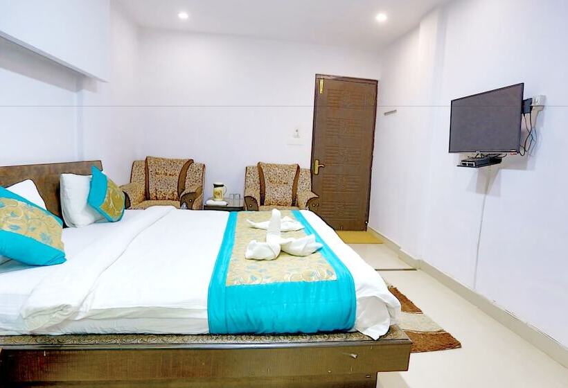 Отель Uttaranchal Tourist Guest House
