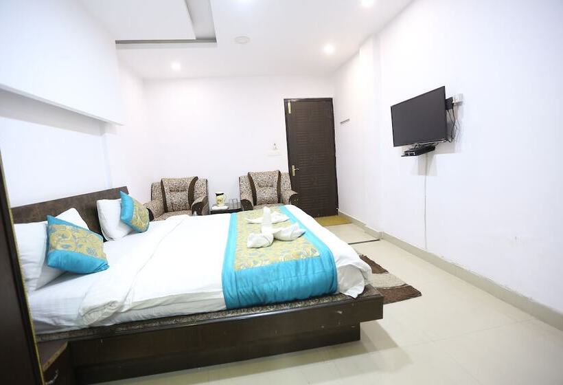 Отель Uttaranchal Tourist Guest House