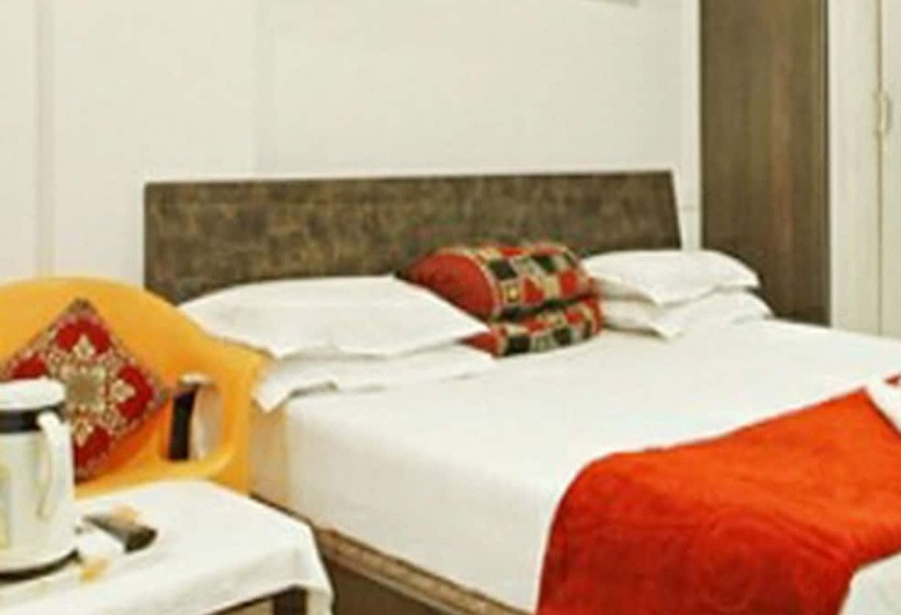 Отель Uttaranchal Tourist Guest House