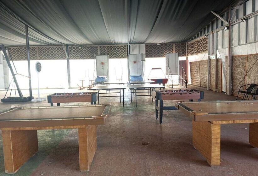 هتل Whitewoods Convention & Leisure