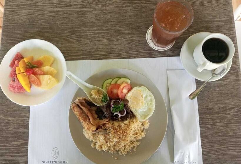 هتل Whitewoods Convention & Leisure