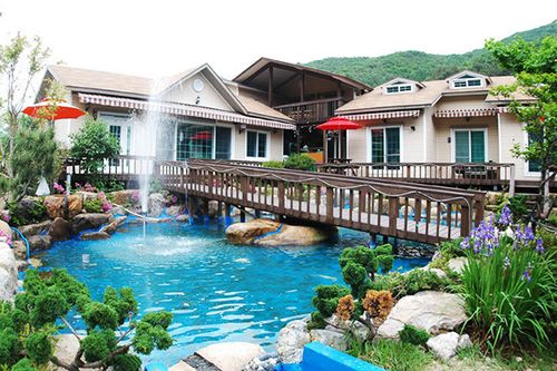 Yangsan Poonghodae Pension