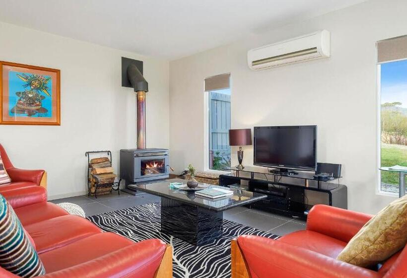 Manfield Seaside Bruny Island